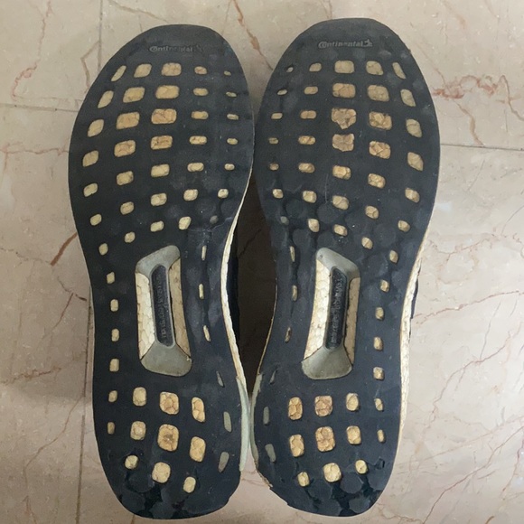Adidas Ultraboosts (negotiable) DISCOUNT SHIPPING - Picture 3 of 3
